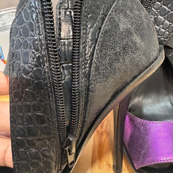 Black and Purple Lace-Up Peep-Toe Heels size 8. USED NO BOX - Picture 3 of 6